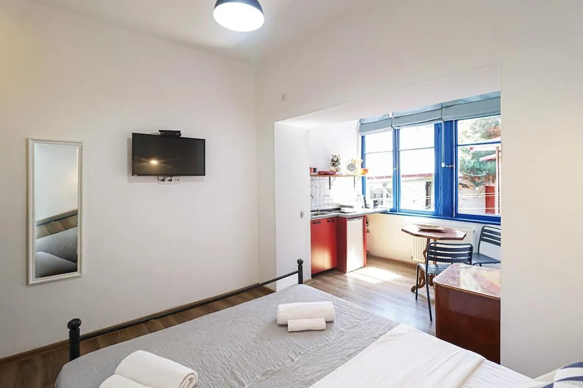 Cozy Studio In Central Tbilisi By Wehost