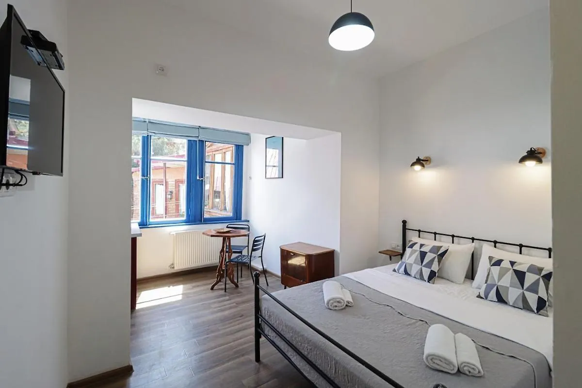 Апартаменты Cozy Studio In Central Tbilisi By Wehost
