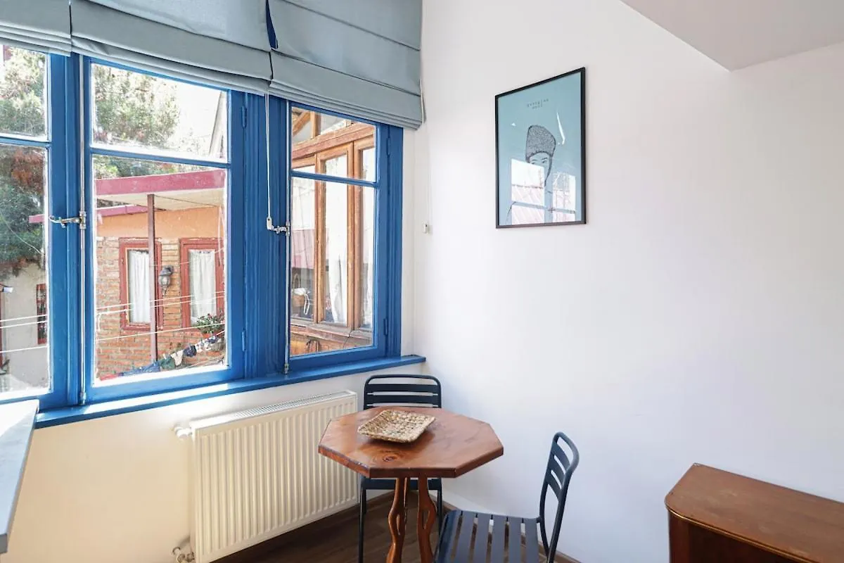 Cozy Studio In Central Tbilisi By Wehost 0*,
